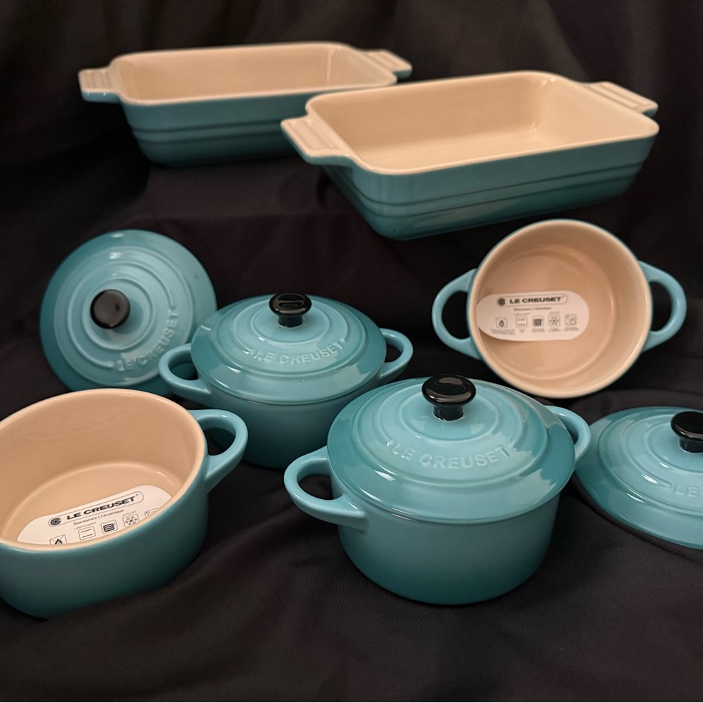 Retired Le Creuset Caribbean